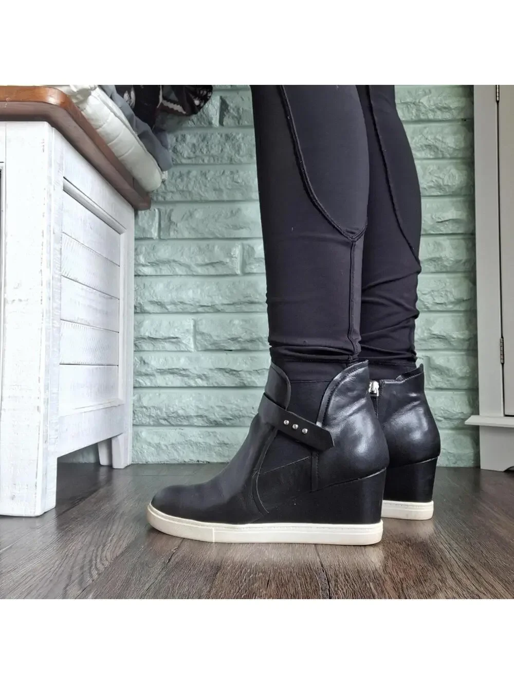 Linea Paolo Black Wedge Heel Size 9
